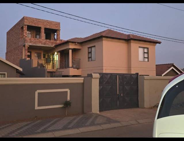 2 BEDROOM PROPERTY TO RENT IN PROTEA GLEN EXT